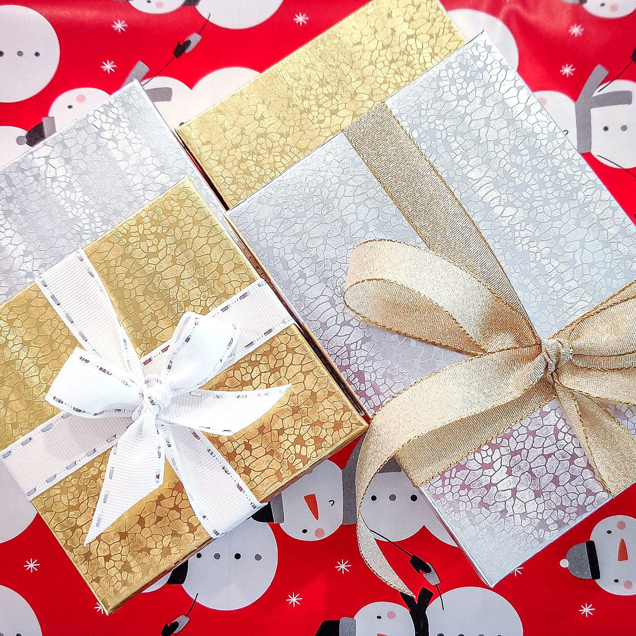 2 5/8" x 1 1/2" x 1" Gold Cotton filled paper box