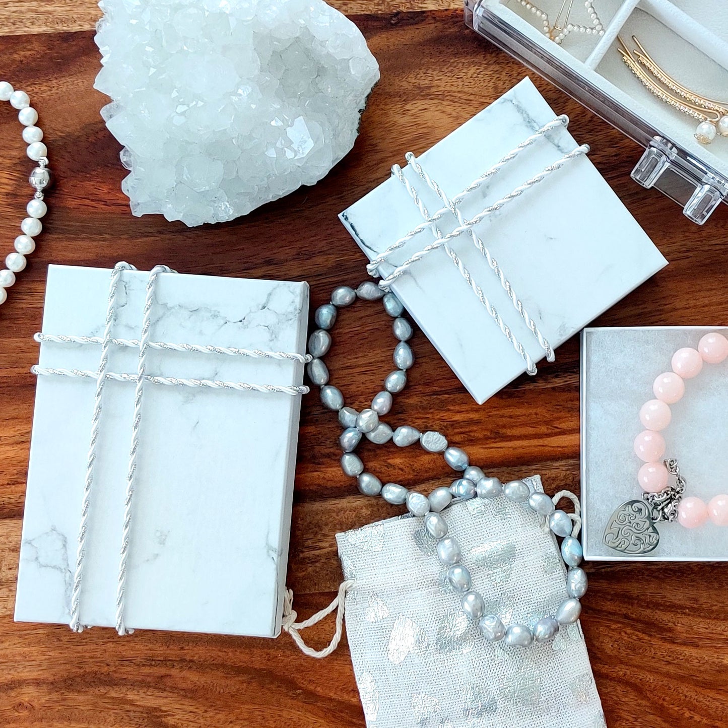 6 1/8" x 5 1/8" x 1 1/8" Marble White Cotton Filled Jewelry Boxes