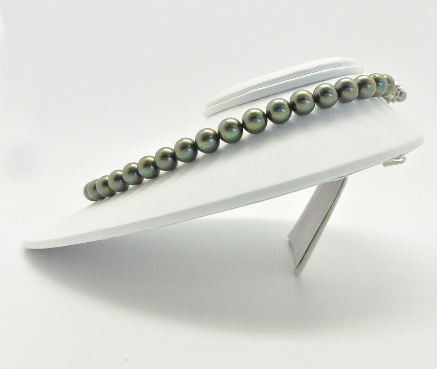 4"H Flat Round Lay Down White Leatherette Necklace Display