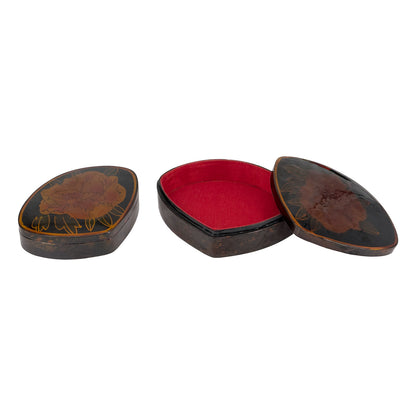 Nested Clam-Shaped Lacquer Trinket Box Set with Floral Design