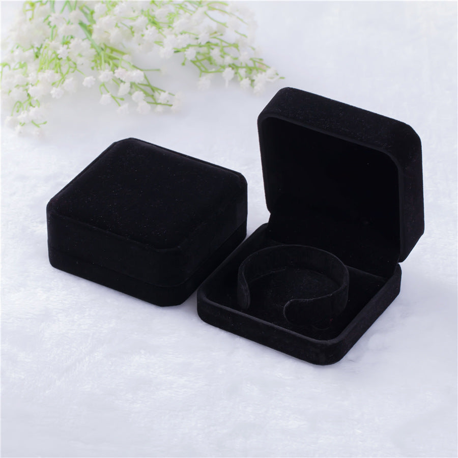 Single Deluxe Plush Black Velvet Bracelet/Watch Jewelry Box